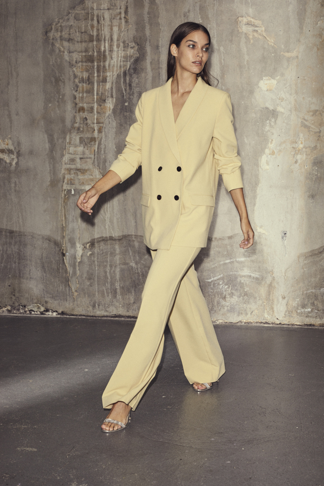 Blazer Vola Pale Yellow