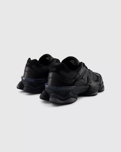 U9060NRI Sneakers in Black