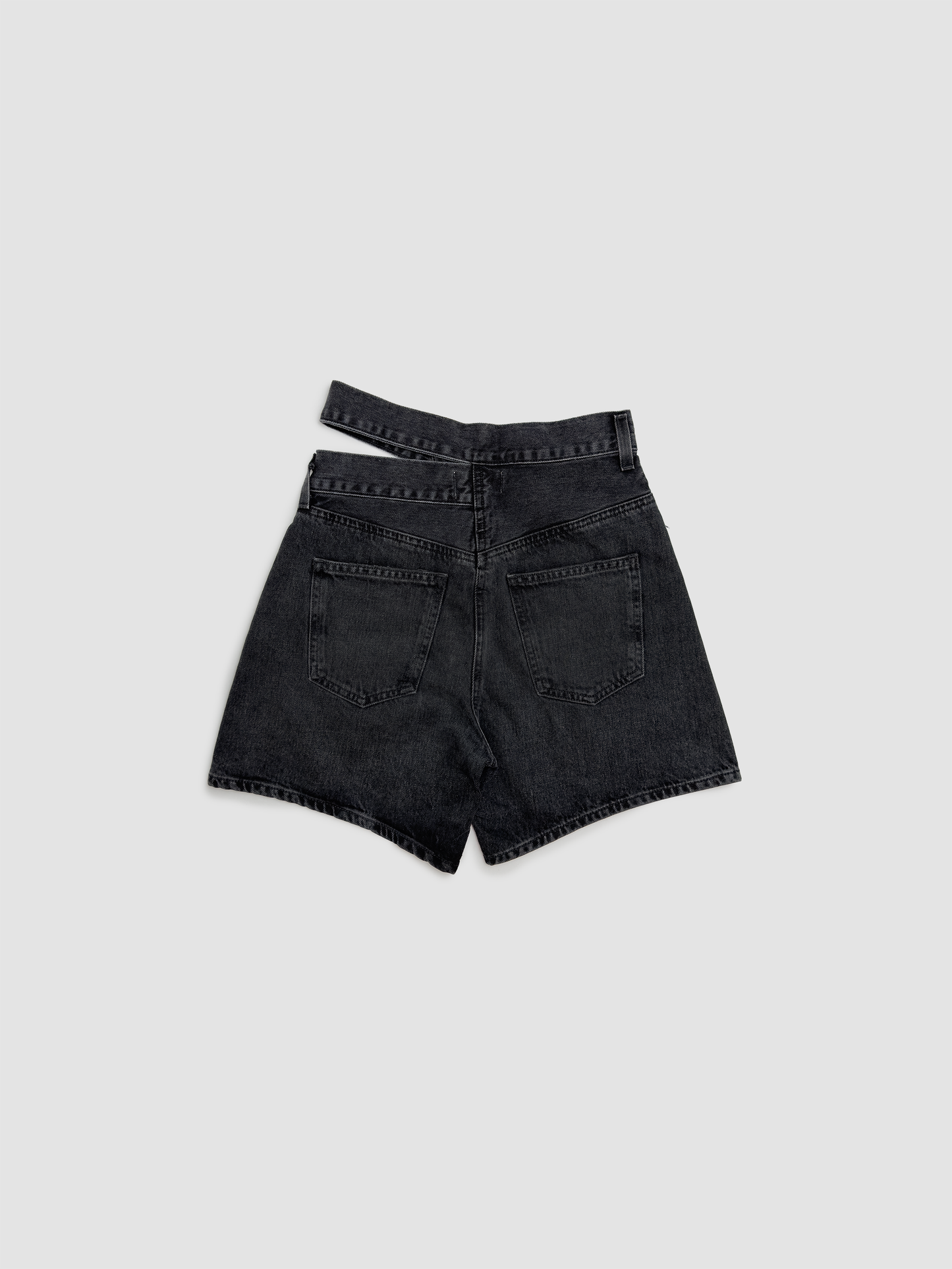 Short Broken Waistband in Black