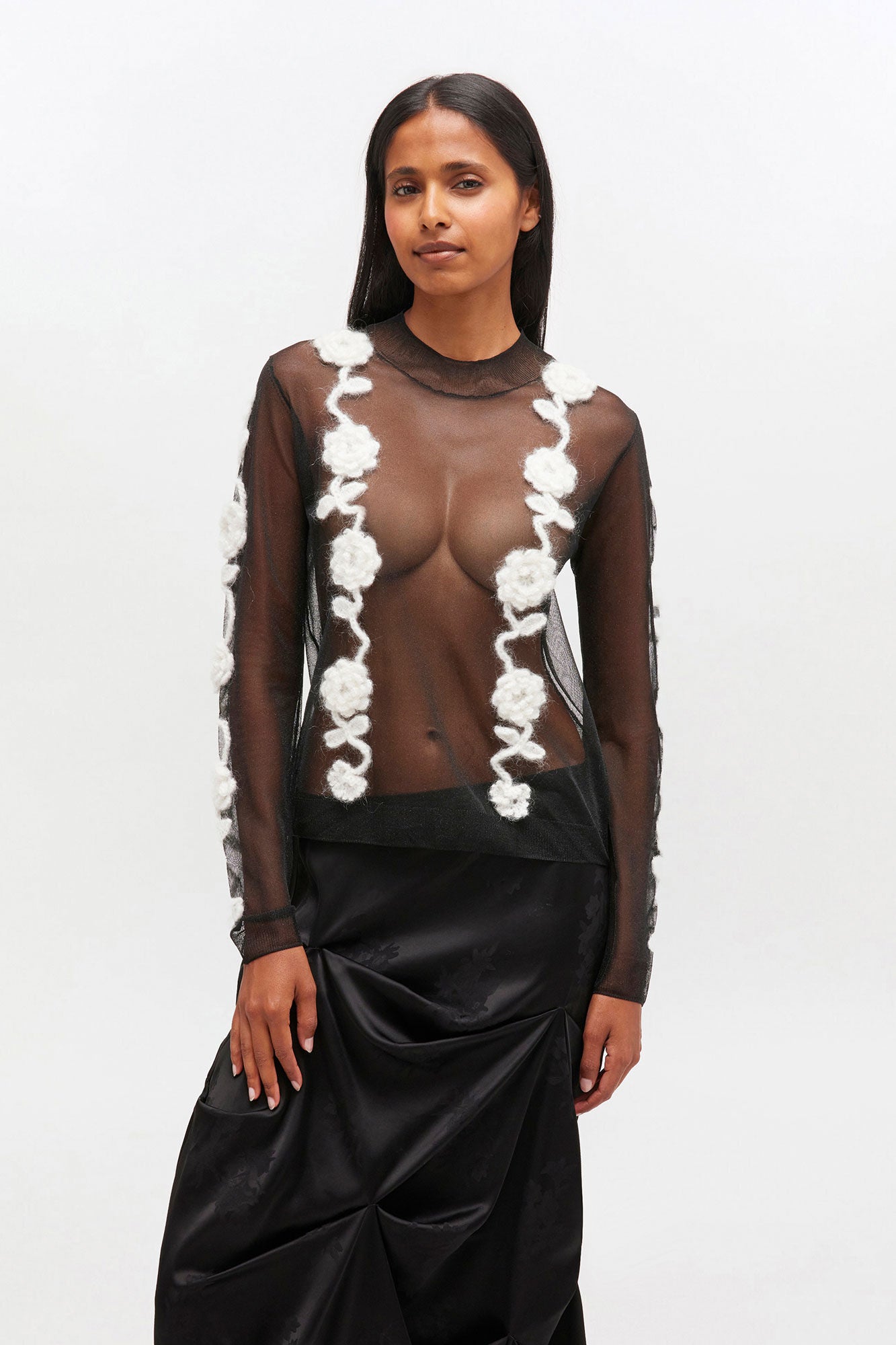 Top Flower Crochet Black & White