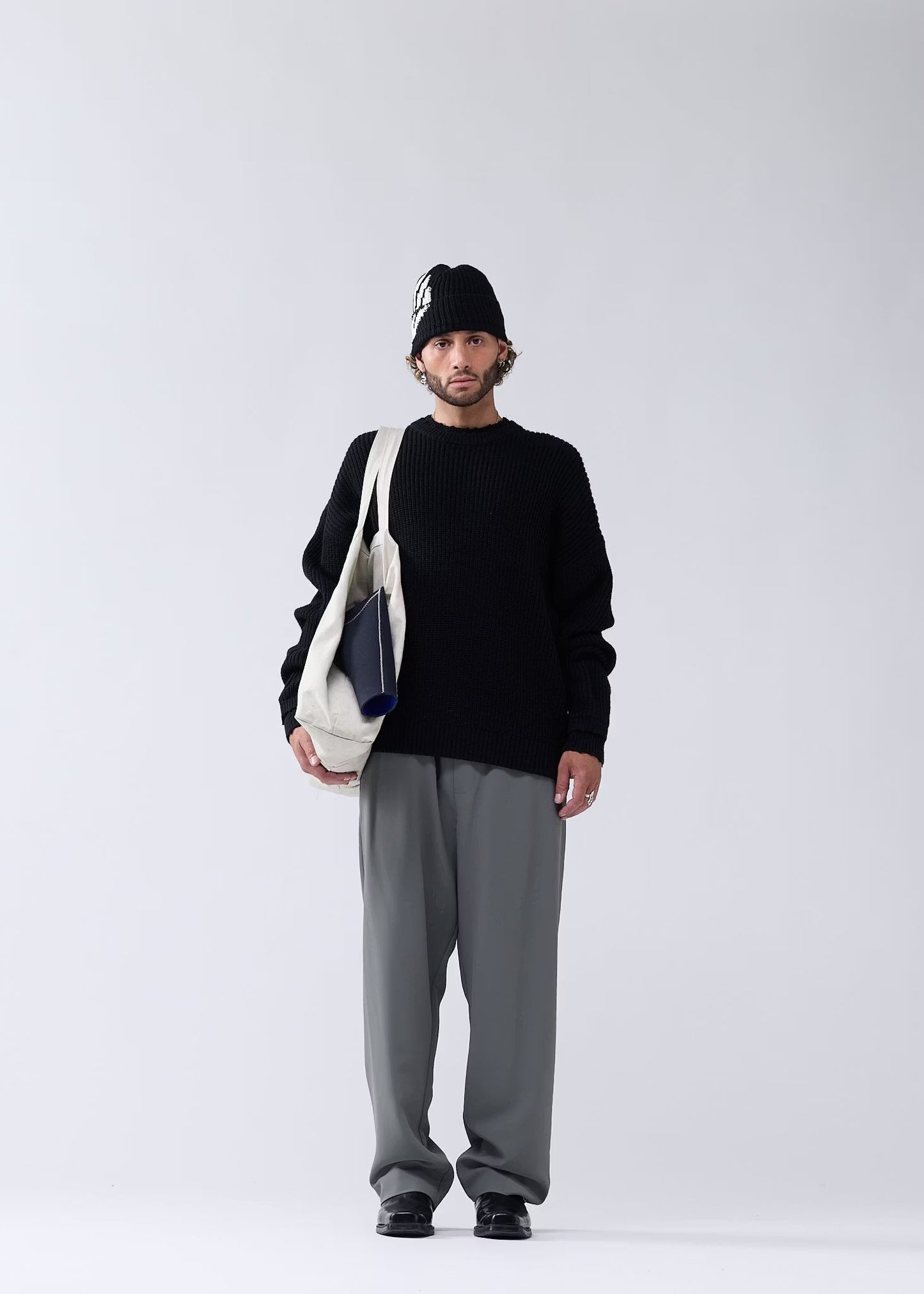 Sweater Logo Knit Raw Edge Black