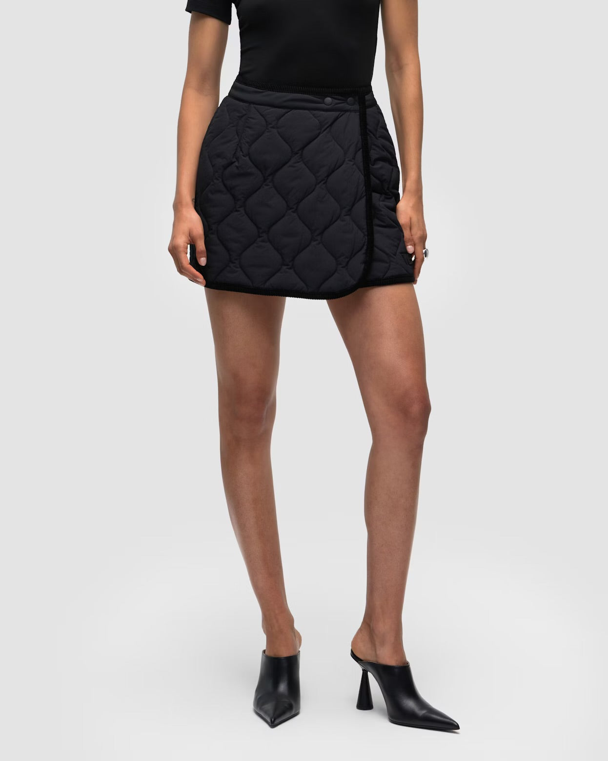Skirt Buster Black