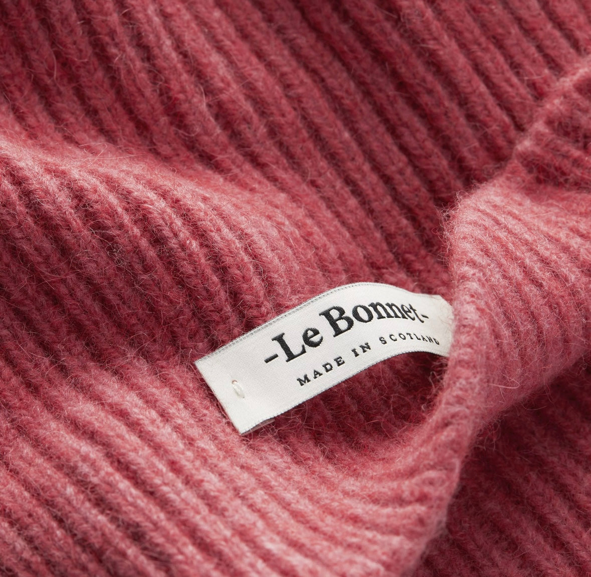 Beanie in Fuchsia