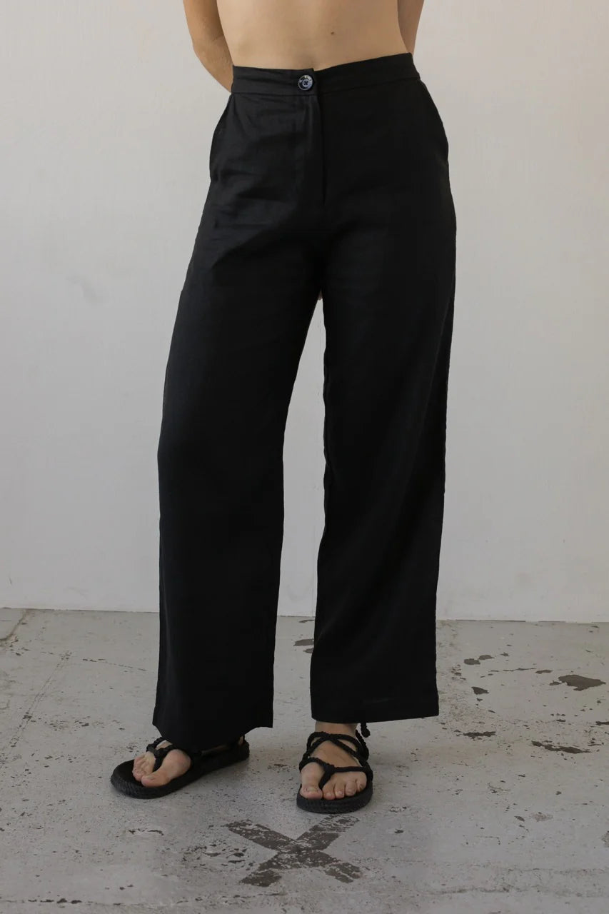 Pants Madu in Black