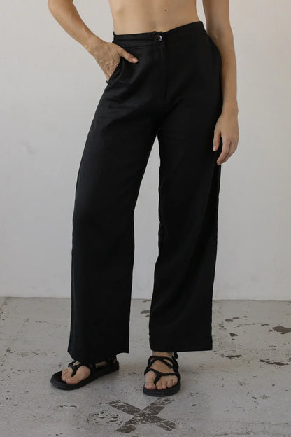 Pants Madu in Black