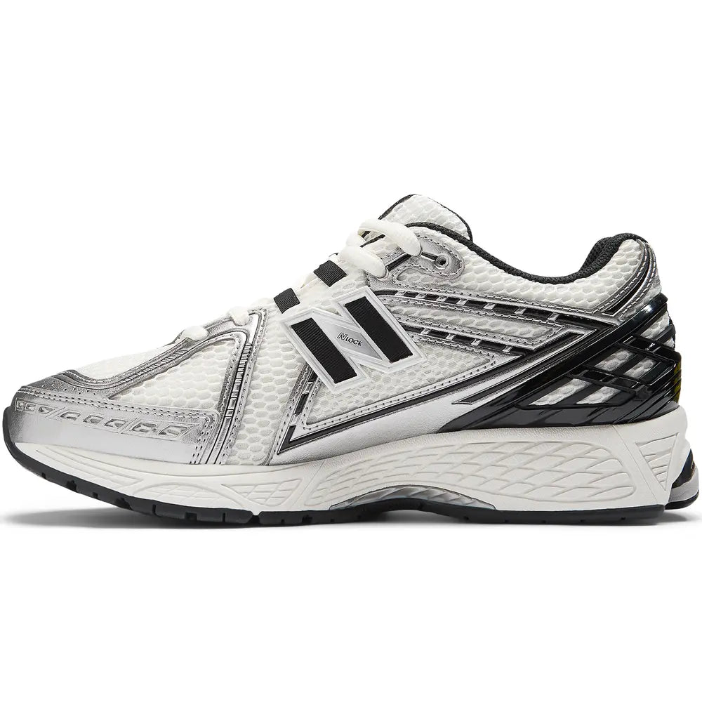 M1906RER Sneakers in Silver