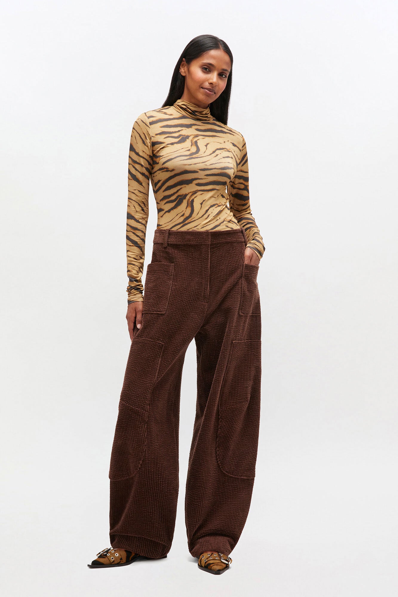 Pants Corduroy Curved Brown