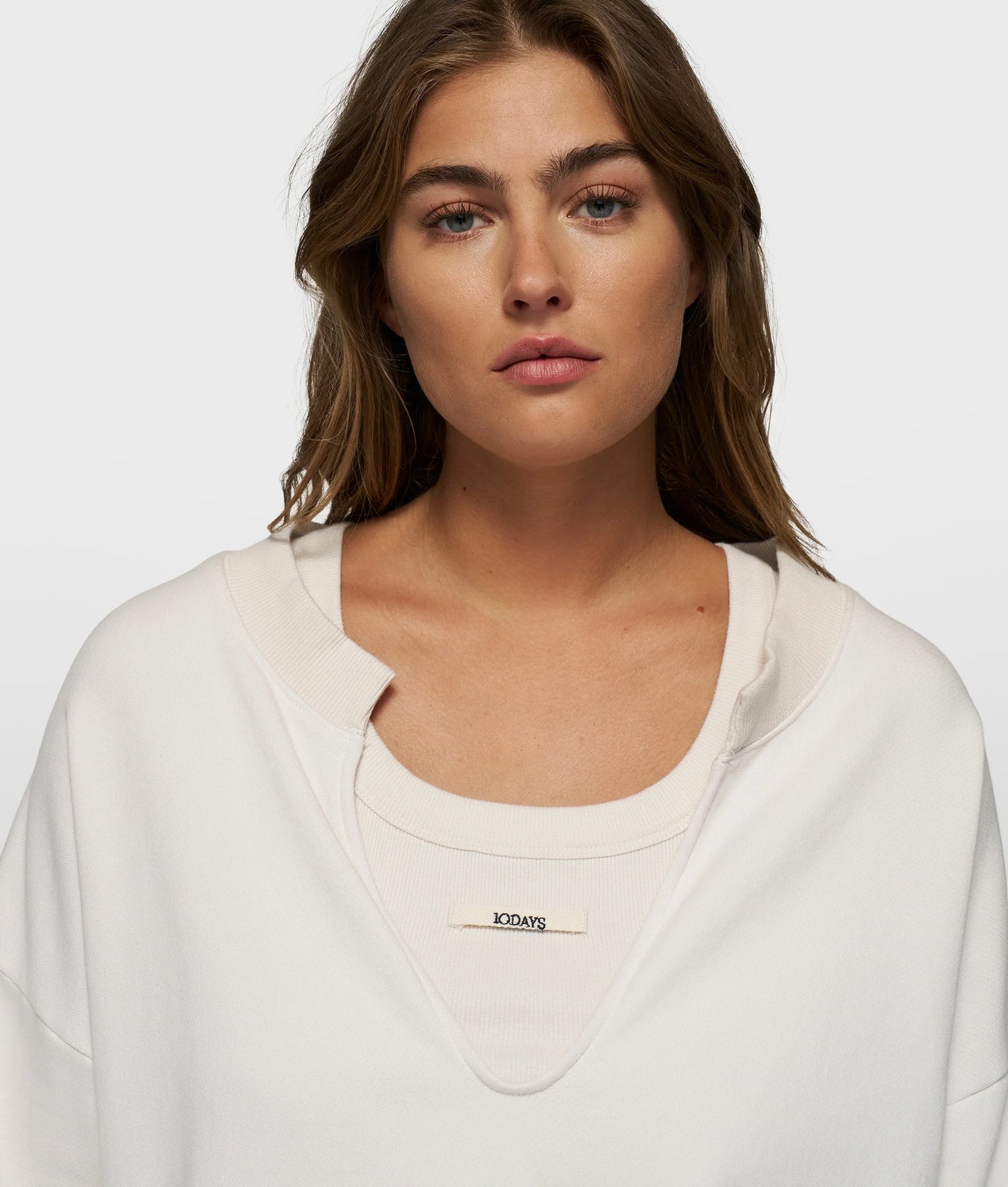 Sweater Double V-neck Cream