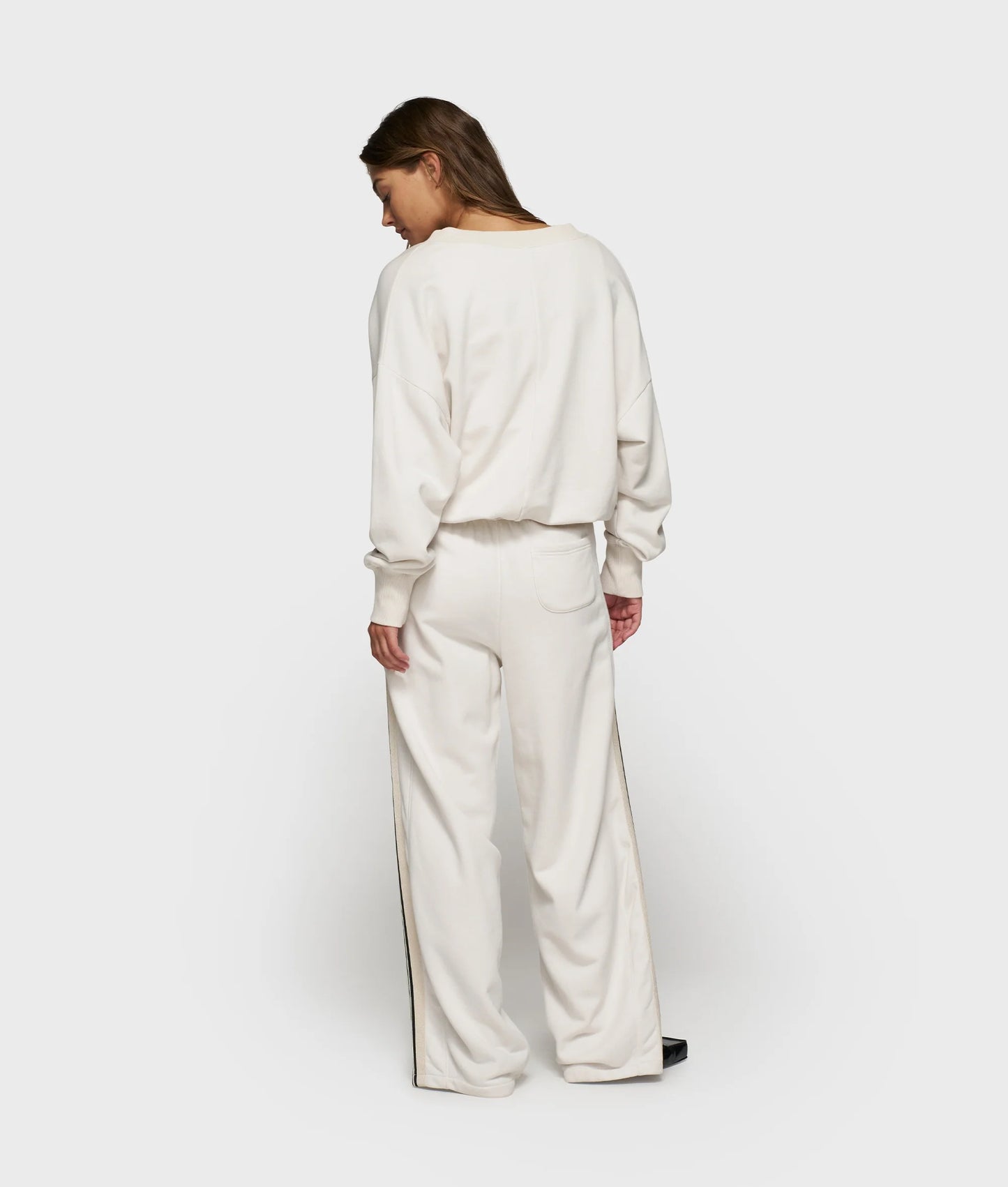 Sweater Double V-neck Cream