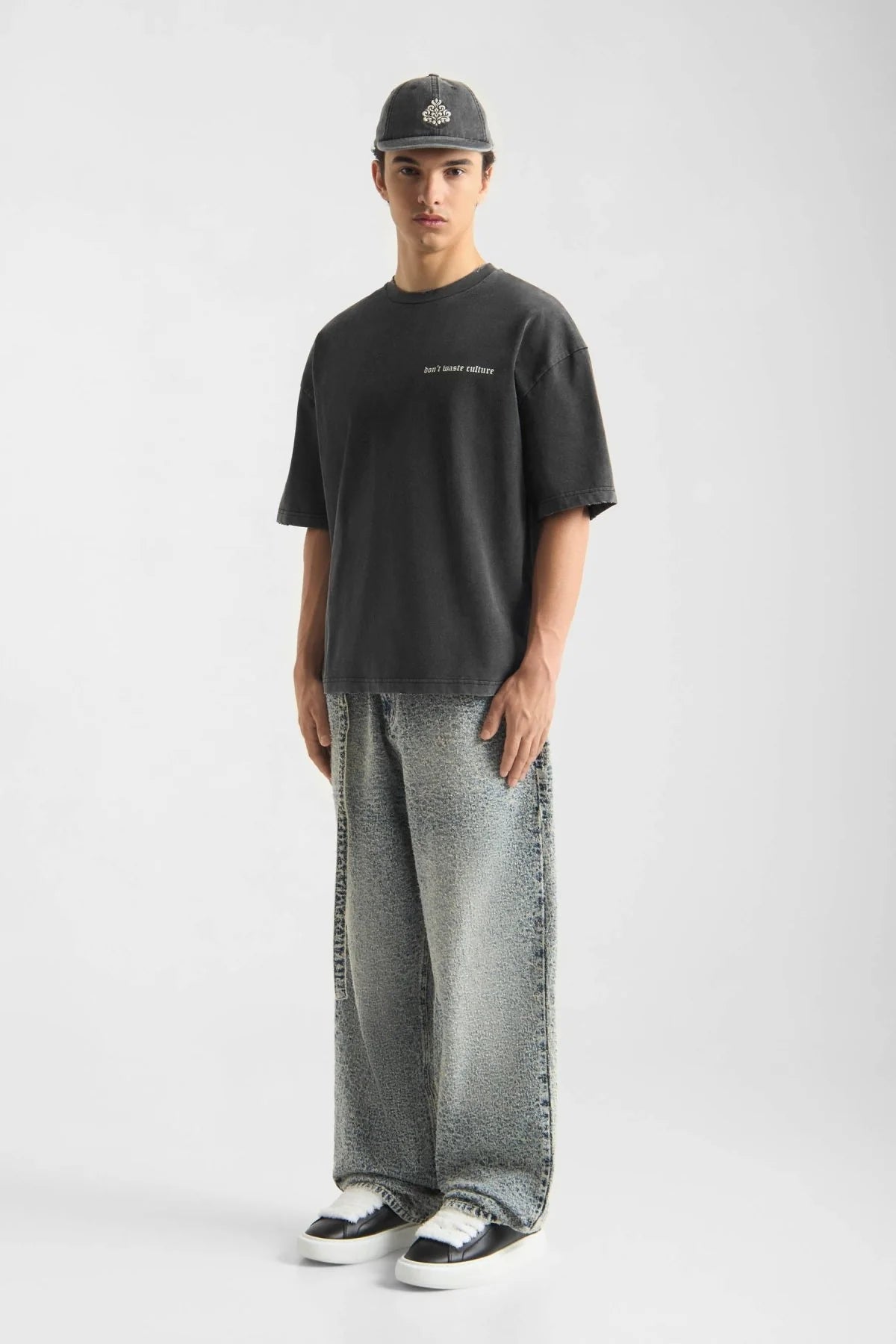T-shirt Olivinne Faded Black