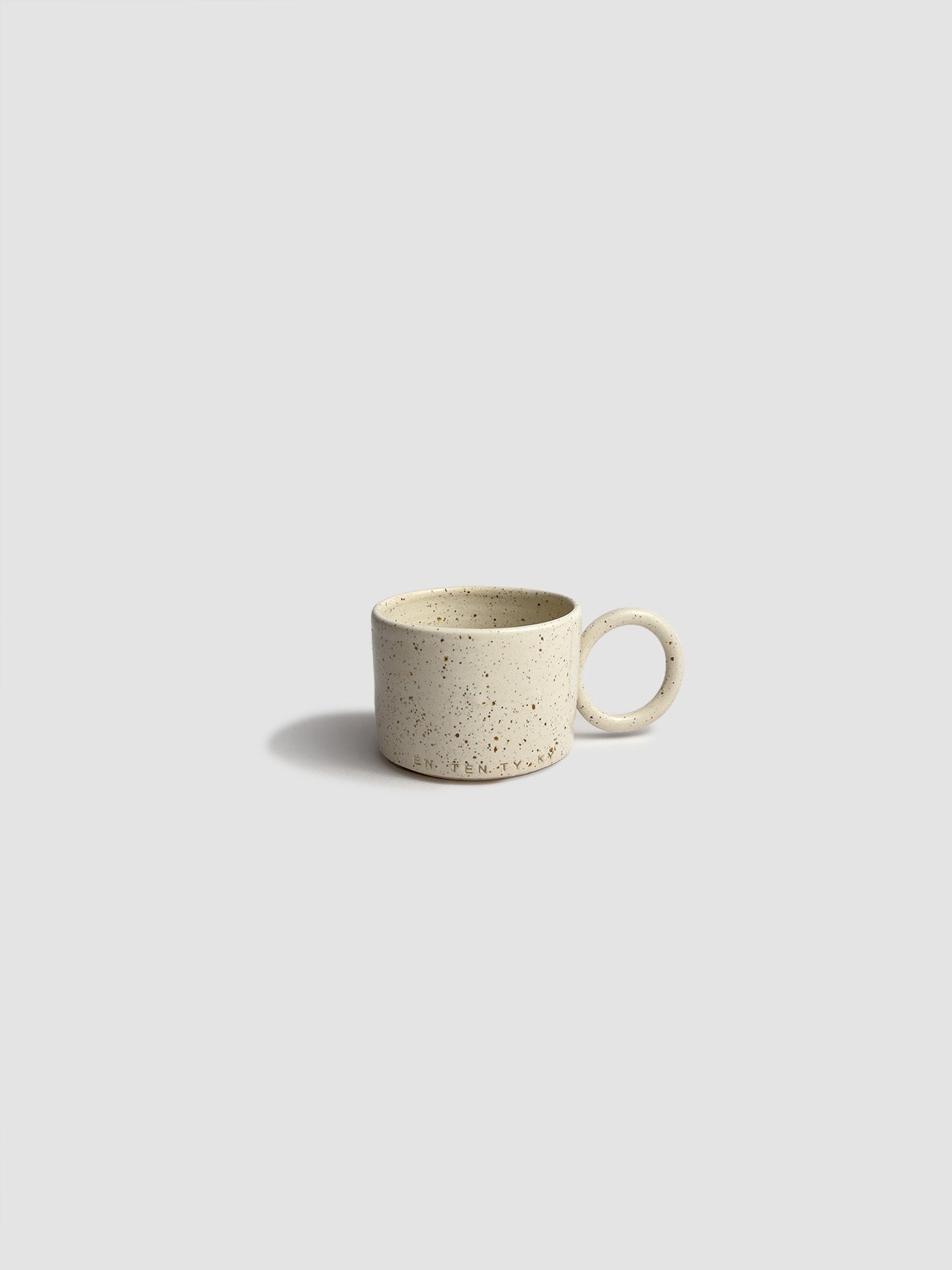 Spotted Mug with Round Handle