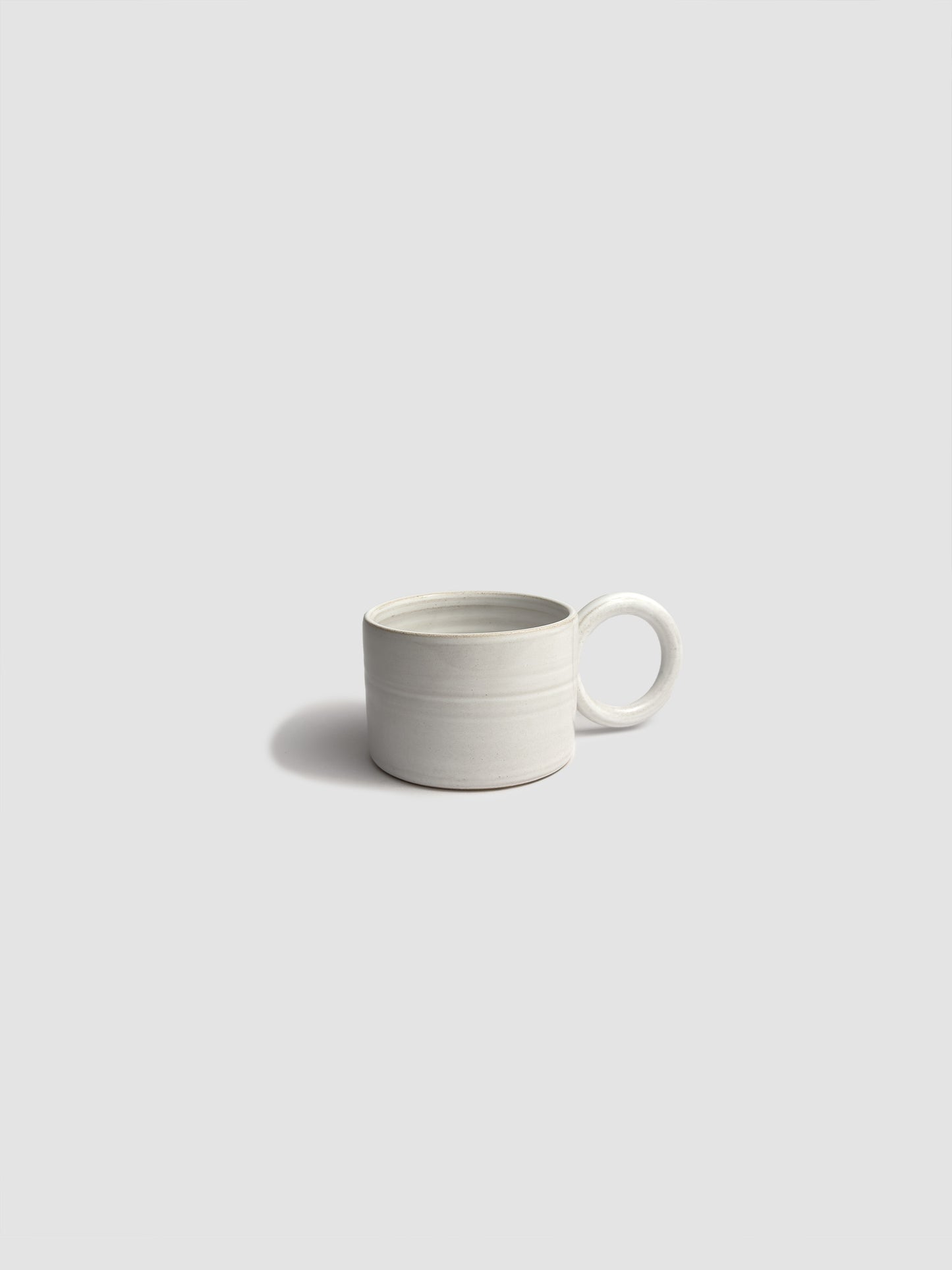 Creamy Mug with Round Handle